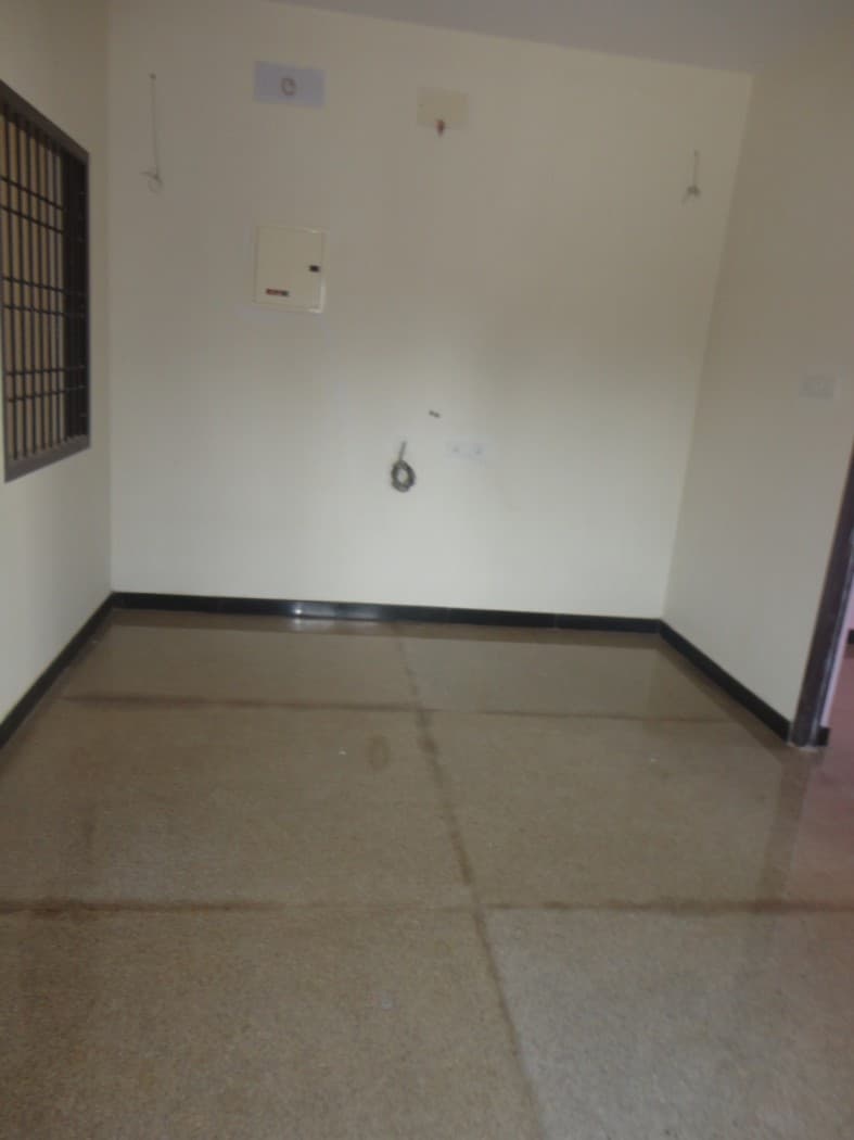 2 BHK Apartment for Rent in Puzhuthivakkam 2